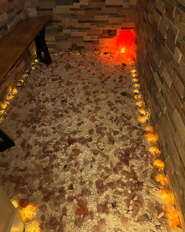 A soothing salt filled escape designed to calm, refresh and leave you feeling renewed.